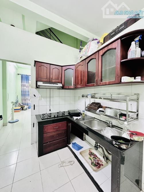 🏡😍GẦN MẶT TIỀN -PHẠM VĂN HAI- TÂN BÌNH - HẺM ĐỔ CỬA - 3 TẦNG 4PN,-5WC - 42M2 - CHỈ 7,9TỶ - 2