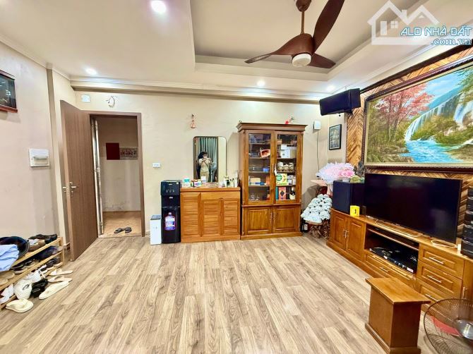 Căn hộ B10 Kim Liên mặt phố Phạm Ngọc Thạch, ngay Cục Xuất Nhập cảnh 6.6 tỷ còn TL! - 2