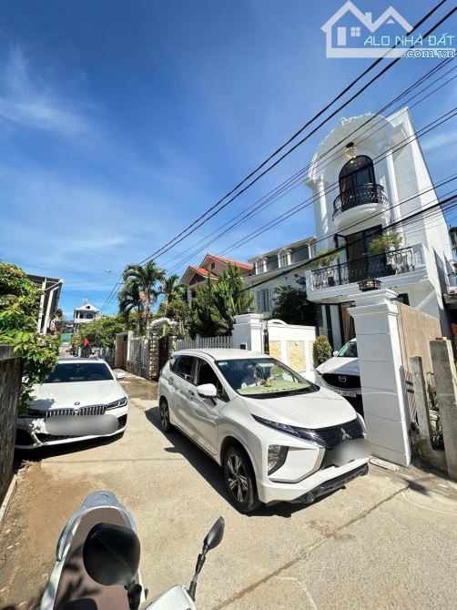 Nhả 3 tầng tân cổ điển kiệt oto tránh nhau Nguyễn Sinh Cung, p Vỹ Dạ, TP Huế Giá rẻ 3.x tỷ - 2