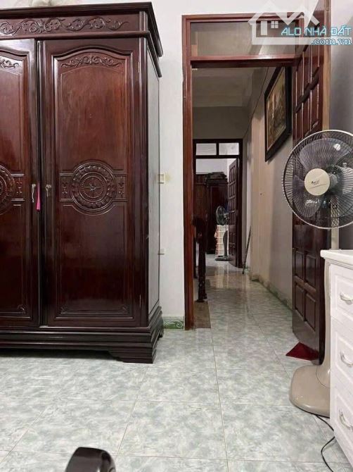 Cho thuê Nhà ngõ 1 phố Phúc Tân, phường Phúc Tân, Hoàn Kiếm. DT 47m x 3 tầng, giá 11tr - 2
