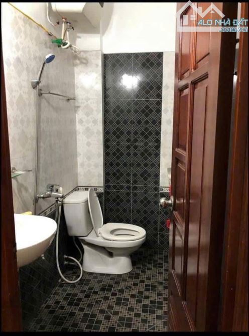 Cho thuê nhà ở ngõ 1333 Giải Phóng, Phường Hoàng Liệt, Hoàng Mai. DT 36m x 4 tầng, giá - 2