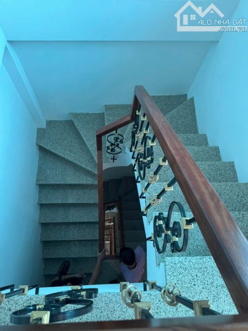 168 Kim Giang, oto tránh ngõ kdoanh thông, lô góc, 55m2 x 7 tầng thang máy. Giá 19 tỷ