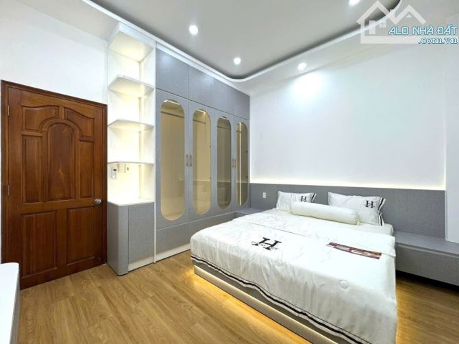 Bán nhà quận 7 hẻm 1113 Huỳnh Tấn Phát. Dt 4x15m. 3 tầng. Giá 6 tỷ 790tr - 22