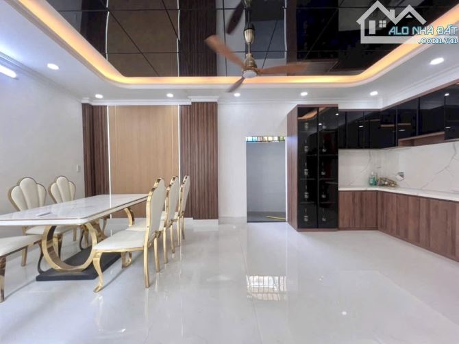 Nhà Phố 125m2 - Gần Quận 7 – Xe Hơi Thông - Nhỉnh 6 Tỷ - 3