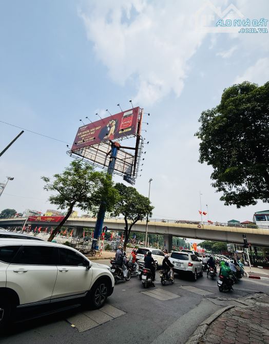 CĂN GÓC 2 MẶT TIỀN TRUNG TÂM CẦU GIẤY – 6 TẦNG THANG MÁY – Ô TÔ VÀO NHÀ - 3