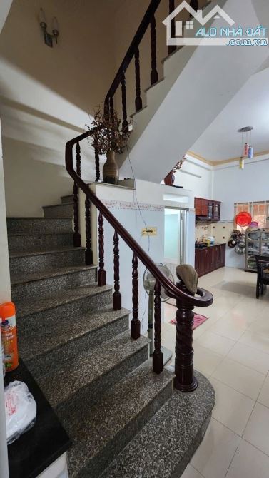 Bán nhà - hẻm vào đài tưởng niệm Bác Hồ hẻm xe hơi tránh nhau. - 3