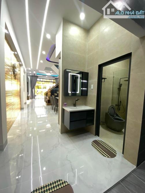 🏠 BÁN NHÀ 1 TRỆT 1 LẦU – GIÁ CHỈ 2 TỶ 1 – CÓ CHỖ ĐỂ Ô TÔ 📍 Diện tích: 4x20m - 3