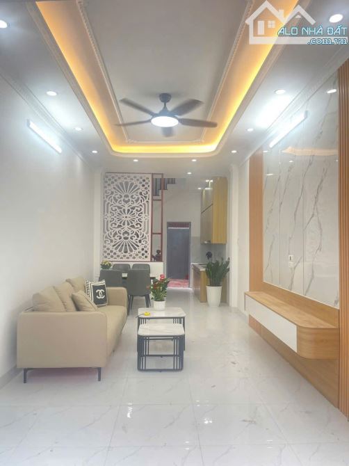 BÁN NHÀ LÔ GÓC BÁT KHỐI LONG BIÊN NHỈNH 5 TỶ 43m MT 4m Ô TÔ KINH DOANH GẦN CẦU VĨNH TUY - 3