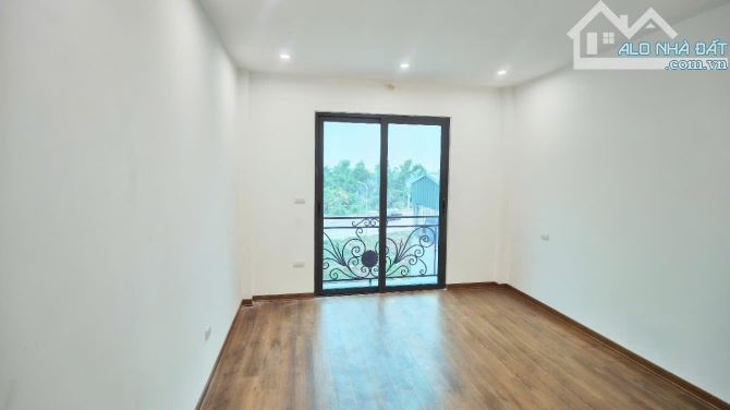Bán nhà Giang Biên, Việt Hưng, gara ô tô,  thang máy 39m nhỉnh 10 tỷ - 3