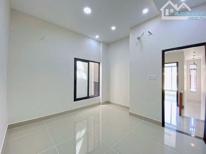 NHÀ MỚI - HẺM XE HƠI - 52M2 - GẦN EMART PHAN VĂN TRỊ - CHỈ NHỈNH 5 TỶ - 3