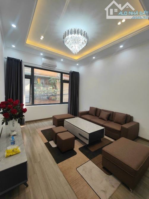 Cho thuê nhà mới ngõ 12 phố Phan Văn Trường, Dt 45m2 x 5 tầng mới , đường ngõ rộng để ô tô - 3