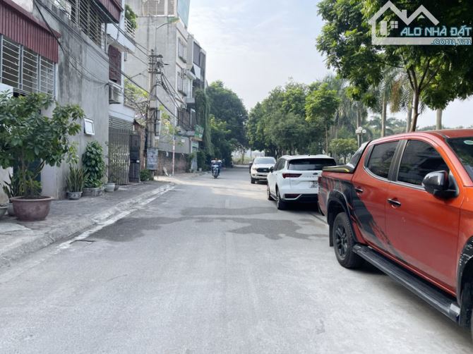Cần bán 75,4m2 đất tổ 8 Thạch Bàn, Phường Long Biên. View công viên, gần chợ, trường học - 3