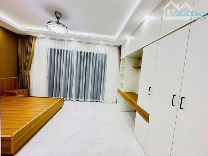 Bán nhà 6 tầng thang máy, P/Lô ô tô phố Hoàng Quốc Viêt, Dt 65m2, Mt 5.1m. - 3
