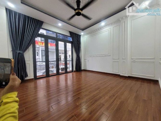 Bán Nhà Hẻm Ô Tô Nguyên Hồng P1 Gò Vấp , 6 Tầng Thang Máy , 51m2 , ngang 4.6m , 9.X Tỷ - 3