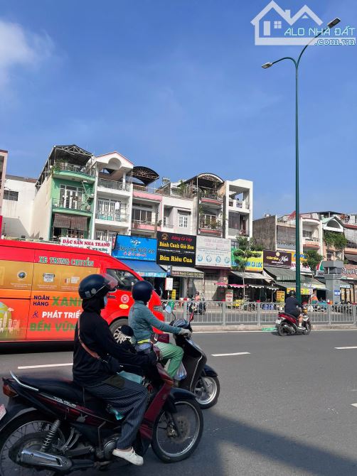 Mặt tiền Dương quảng Hàm kinh doanh sầm uất DT4mx22m Gía chỉ 17,2 tỷ P.7 Gò vấp - 3