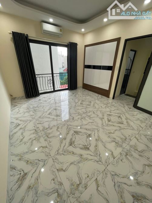 🏡 NHÀ ĐẸP BÁT KHỐI – CỰ KHỐI 30M², 5 TẦNG, 3 NGỦ – 5,6 TỶ - 3