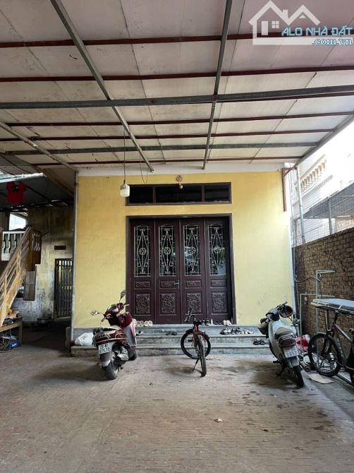 Tân Hà, Duyên Hà (giữa Ngũ Hiệp và Đông Mỹ) DT: 113m đất, MT: 5.7m, giá 8.25 tỷ, ngõ thông - 3