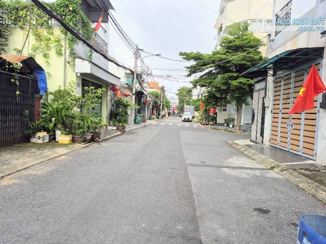 NHÀ MỚI CÒN THƠM MÙI SƠN, XE HƠI ĐỔ CỔNG, SÁT QL13, 3 TẦNG 4,6X18 NHỈNH 7 TỶ. - 3
