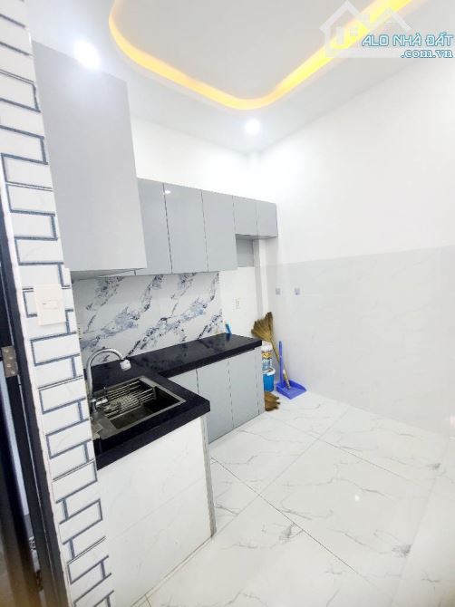 NHÀ MỚI 4 TẦNG BTCT 40M2, GẦN CẦU CHỮ Y, HXH THÔNG,SÁT MẶT TIỀN, SHR, NHỈNH 6 TỶ - 3