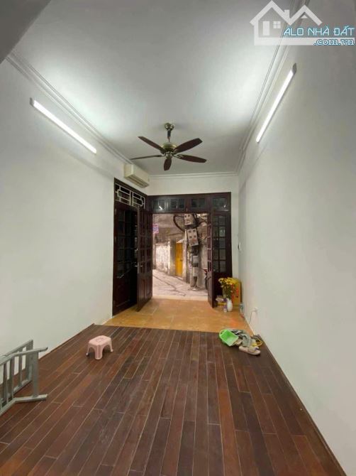 Cho thuê nhà nguyên căn ngõ 127 Hào Nam, 32m2 x 4 Tầng, 3 ngủ, Giá 11 triệu/tháng - 3
