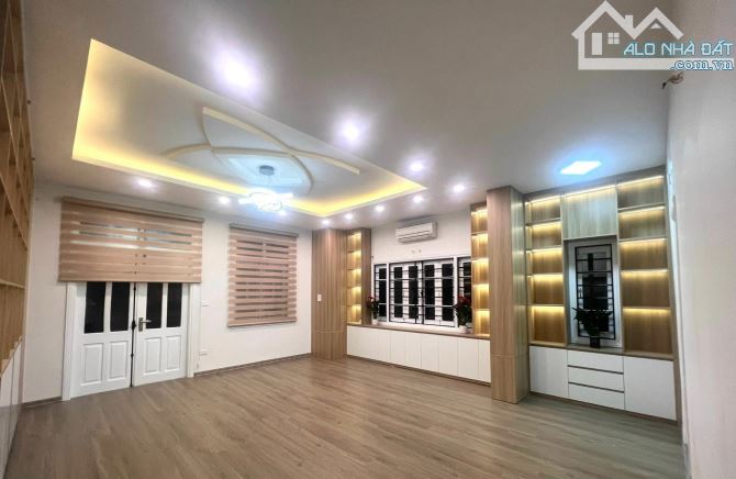 Mặt phố lõi Đống Đa - Lô góc kinh doanh đỉnh ngay ngã 6 Ô Chợ Dừa💥42m2 - 5T - MT5m - 3