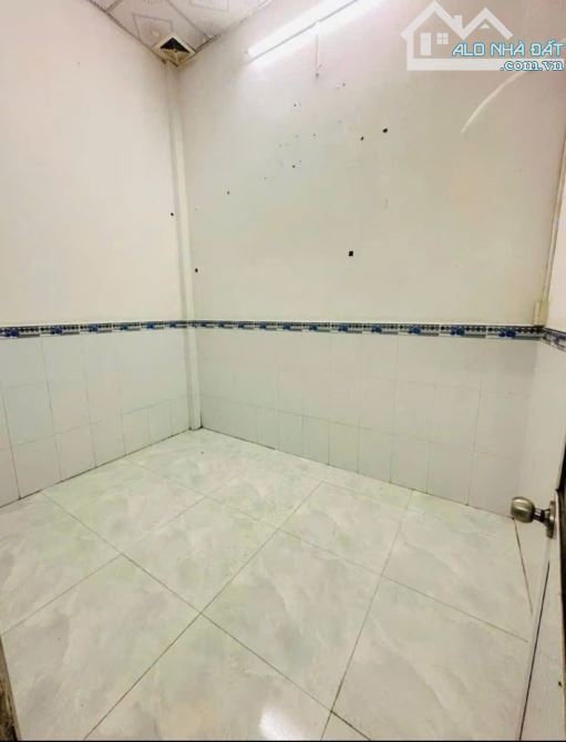 Cá Độ thua lỗ bán nhà ở Trần Thị Cát Bà Điểm 4x20 ( 80m2 ) 910 TRIỆU Sổ hồng riêng đầy đủ - 3