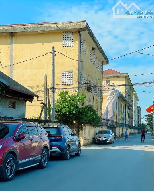 HÀNG F0 PHÚC THỌ – 80M - Ô TÔ VÀO ĐẤT - CÁCH QL32 300M. GIÁ 3X NHỎ - 3