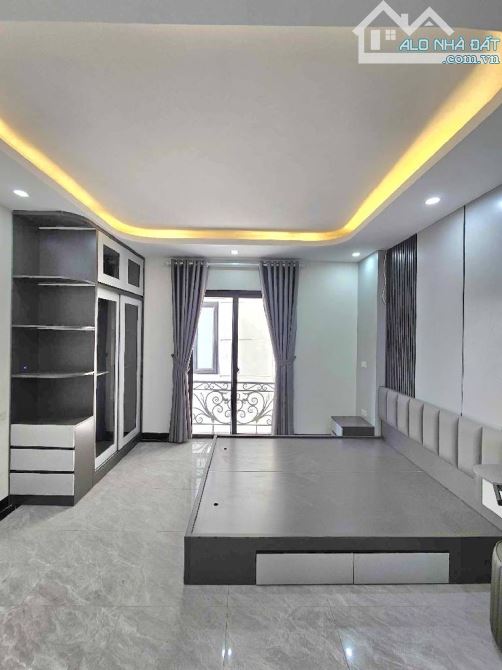 Bán căn nhà cực đẹp phường Thượng Thanh 30m2, 5 tầng, sân rộng, giá 5,75 tỷ - 3