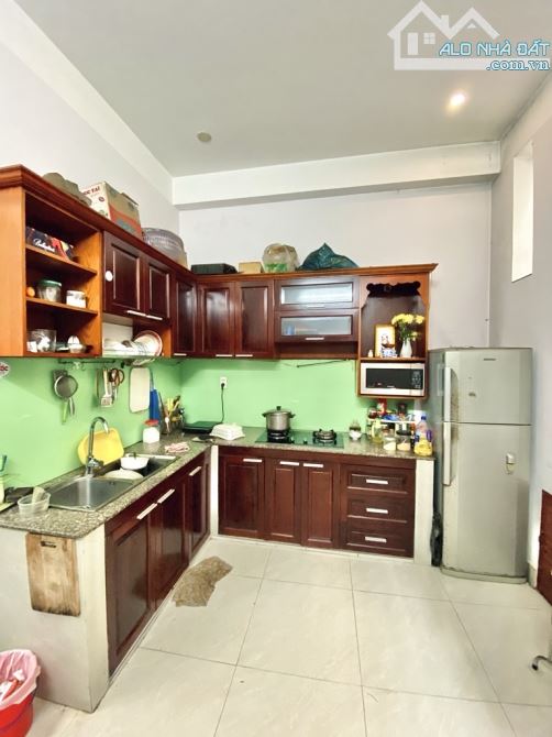 Bình Tân Bán gấp Nhà giáp Aeon Tân Phú -  70m2-Nở hậu-3tầng-Hẻm 8m-Nhỉnh 6 tỷ - 3
