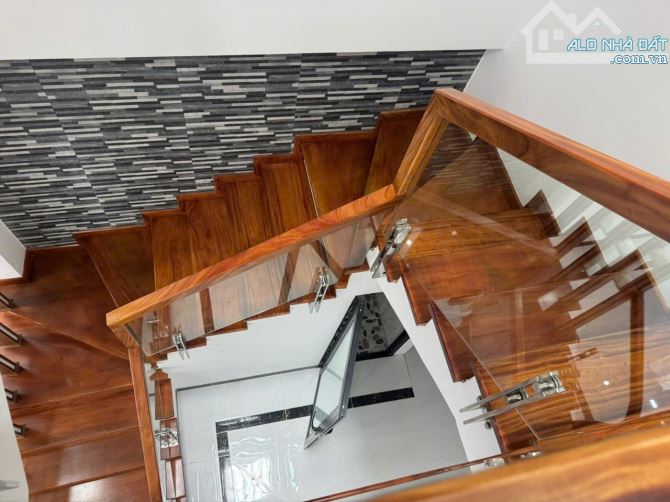B.Á.N NHÀ THỊ TRẤN ĐAN PHƯỢNG , Ô TÔ GẦN, 10 PHÚT RA MỸ ĐÌNH, Ở SƯỚNG  46M2, 4 TỶ 7 - 3
