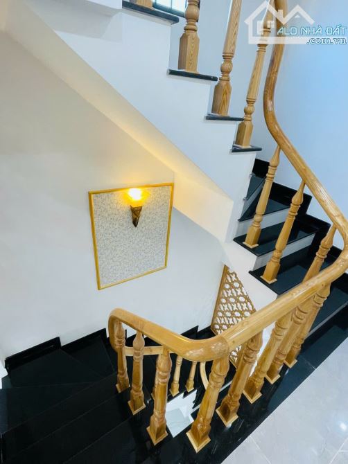 BÁN NHÀ 1 TRỆT 3 LẦU MỚI ĐẸP HẺM Ô TÔ NGUYỄN AN NINH - 3