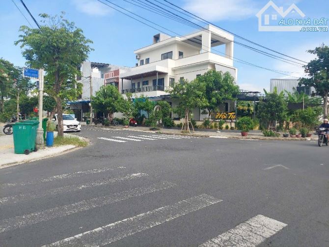 ♨️BÁN ĐẤT TẶNG NHÀ CẤP 4 HOÀNG THỊ ÁI, HOA XUÂN SẠCH ĐẸP, 3PN ,GẦN CÔNG VIÊN GIÁ 4TY xxxx - 3