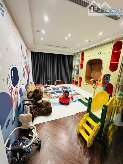 ô tô 7 chỗ ngủ trong nhà 7  tầng - Ngõ Thông - 15m đi bộ ra Hồ Tây - 3