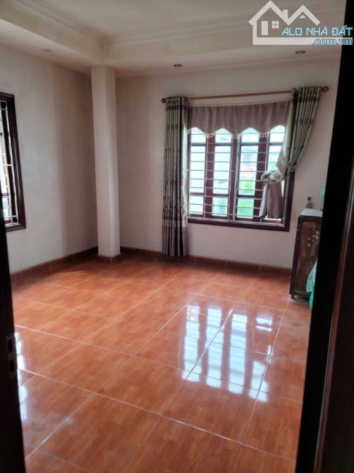 BÁN NHÀ CỔ LINH - CÁCH Ô TÔ CHỈ 5M - ĐI BỘ RA HỒ - 40.5M2 - NHỈNH 5.6 TỶ - 3