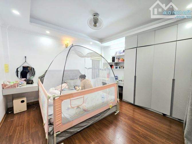 CẦN BÁN NHÀ NGÕ GỐC ĐỀ - MINH KHAI - DIỆN TÍCH 30M2- 5 TẦNG. MẶT TIỀN RỘNG 5M. GIÁ 7.3 TỶ - 3