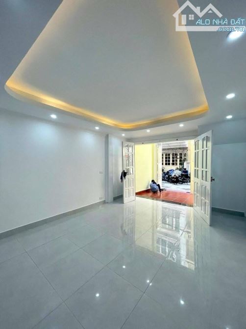 BÁN NHÀ NGÕ TRUNG TIỀN - KHÂM THIÊN - 54M - 22,5 TỶ - PHÂN LÔ - VỈA HÈ - Ô TÔ TRÁNH - 3