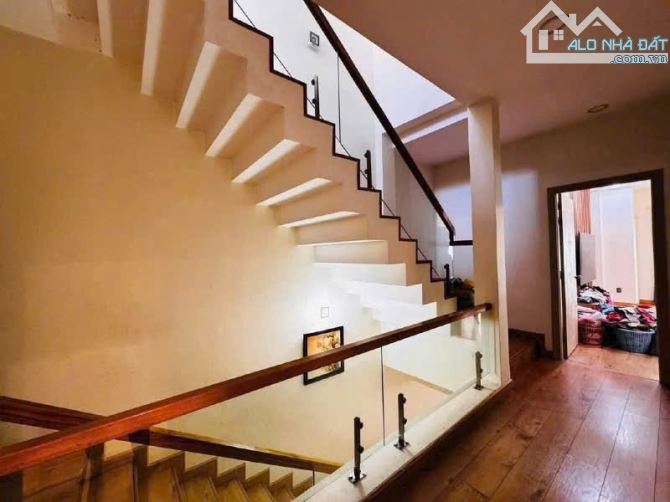Bán biệt thự mặt tiền 40 Bàu Cát 2, Tân Bình, DT: 7x28m, 3 tầng, giá 36 tỷ TL - 3