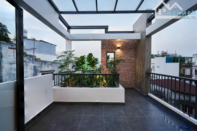 Mặt tiền hẻm xe tải Bùi Thị Xuân, Tân Bình. Giá 5 tỷ 770/ 81,7m2 (5mx16,32m). 3,5 tầng - 3