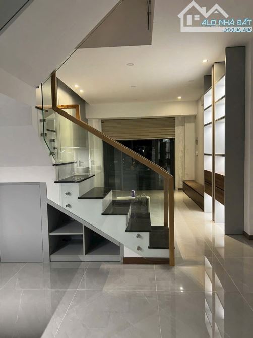 Bán nhà 1 Trệt 1 Lầu 55m2 đường Nguyễn Thành Đồng chỉ 5,6 tỉ - 3