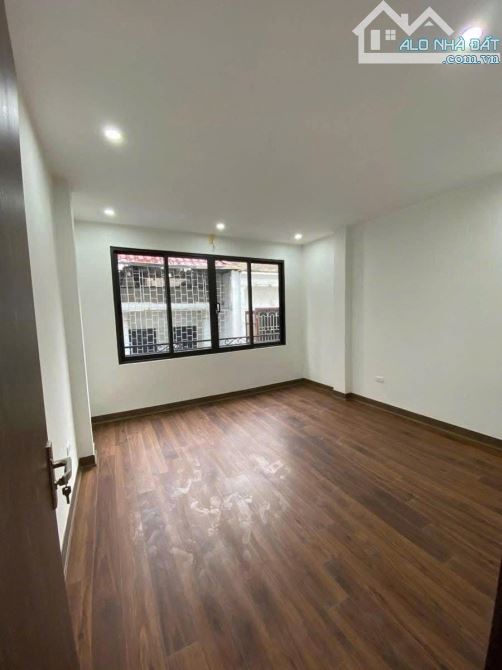 BÁN GẤP NHÀ 5 TẦNG THANG MÁY Ô TÔ VÀO NHÀ TRẦN QUỐC HOÀN 40M2 – MẶT TIỀN 4M GIÁ 17.5TỶ - 3