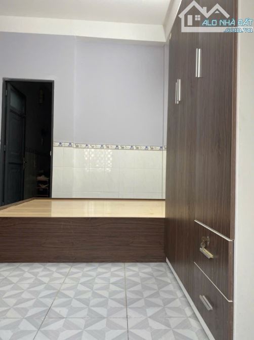 QUẬN 10 KẾ Q3, CHDV 8 TẦNG, THANG MÁY, 13PN DÒNG TIỀN 80TR/TH, 86M2 HẺM 5M - 3
