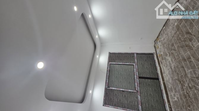 B.Á.N NHÀ THỊ TRẤN ĐAN PHƯỢNG , Ô TÔ GẦN, THOÁNG TRƯỚC SAU, Ở QUÁ SƯỚNG  48M2, 4 TỶ 7 - 3