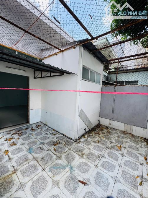 Nhà ngay thị trấn Củ chi  hơn 170m2 giá chỉ 740 triệu, bao giấy, liên hệ đi xem ngay - 3
