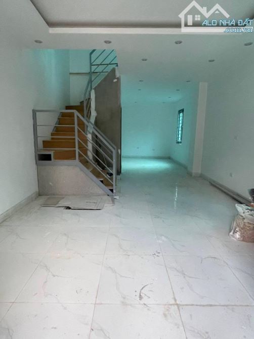 BÁN NHÀ LÔ GÓC 45M X 2 TẦNG – NGÕ Ô TÔ TRÁNH – TẢ THANH OAI – GIÁ CHỈ 1.9 TỶ - 3