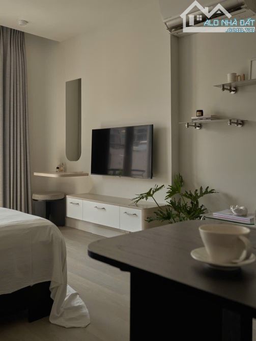 Căn hộ ngay trung tâm quận 1, bancol view siêu chill, gần UEH, Đại học Hoa Sen - 3