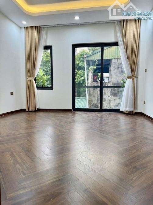 💥NHÀ 6 TẦNG x 45M2 - THẠCH BÀN - THANG MÁY - ĐƯỜNG Ô TÔ VÀO  MT 4,2m Giá : 9,2 tỷ - 3