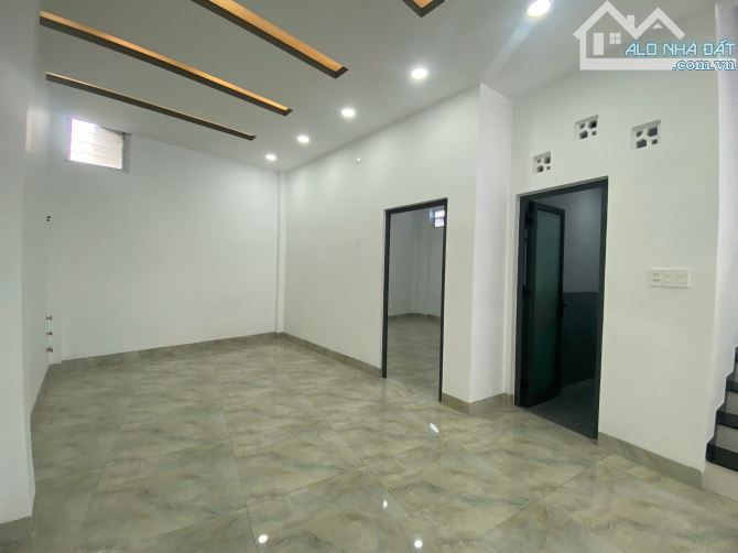 Bán nhà mặt đường Ngô Đến. Đường rộng 10m, Cách biển 1km, dt 80m giá 6ty500  triệu TL - 3