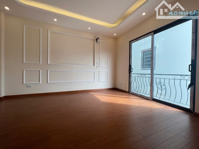Bán nhà Bát Khối, Long Biên 30m2, 5 tầng, ô tô đỗ cổng cách nhà 5m, 5.5 tỷ - 3