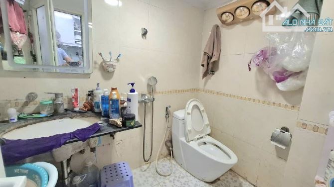 Tập thể Nguyễn Khánh Toàn - 60m2 - 2N1VS - Sổ đỏ chính chủ - Hiếm nhà bán - 3