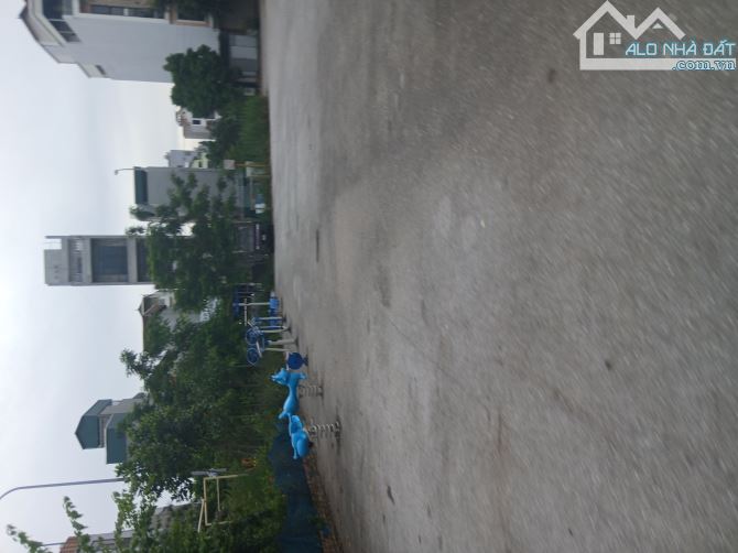 18.x tỷ/ 93 m2/6.2 M tiền/ Phân Lô Vỉa hè Ô tô Chánh. Trâu Quỳ - 3